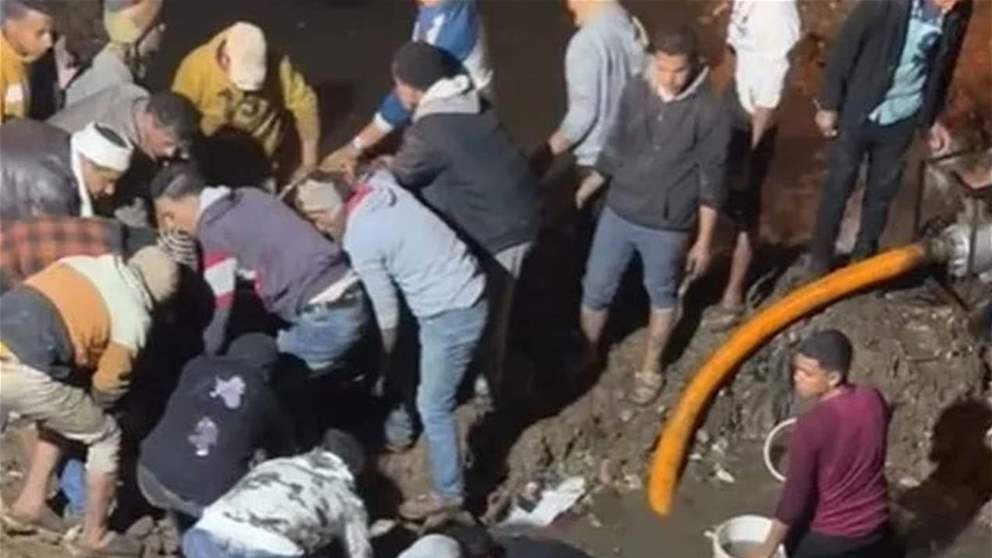 في مصر .. نهاية حزينة لطفل سقط ببئر للصرف الصحي!