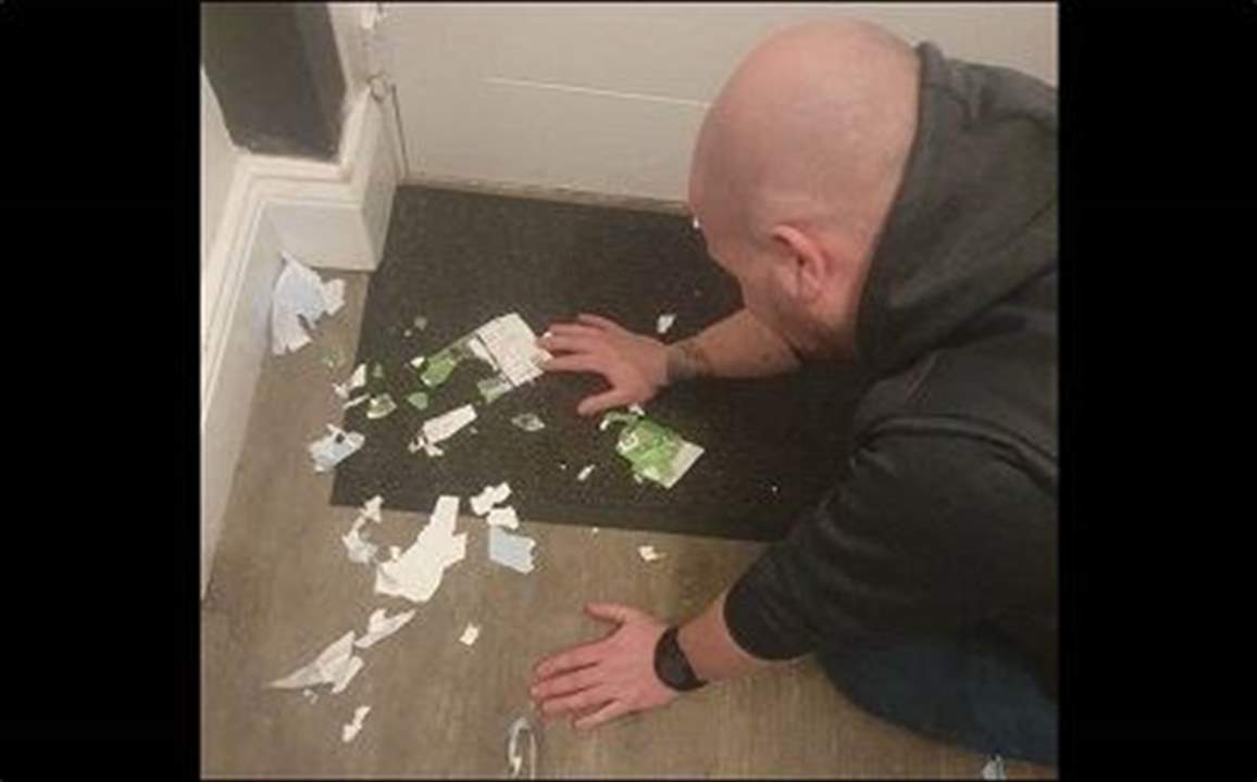 صور - "كلبٌ للبيع بـ5 جنيهات" ولن تُصدّقوا السبب المُضحك !!