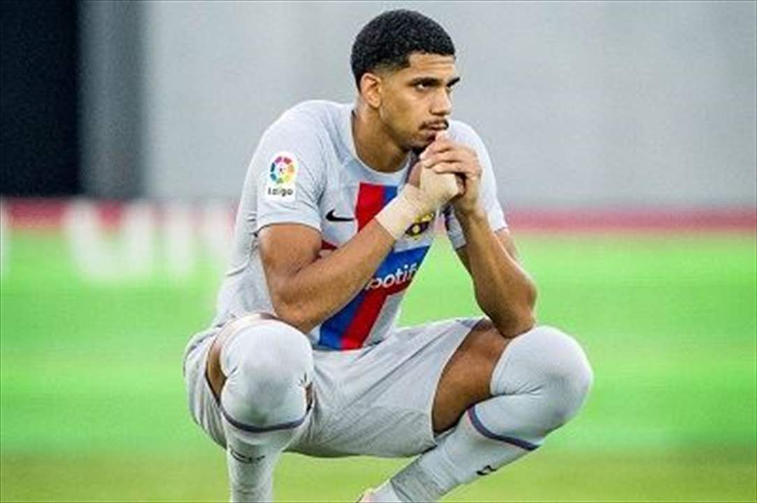 قرصان "تويتر رونالد أراوخو" يهاجم مدافع ريال مدريد !!