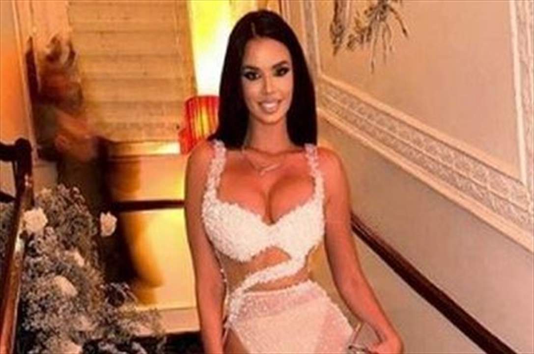 صور - إيفانا نول تُذهل النجوم في حدث "فوغ البريطاني"