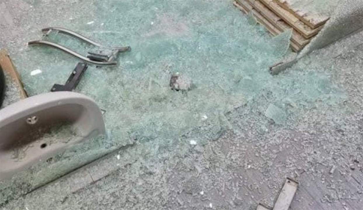 الاعتداء على موظفي فرن في كسارة وتكسير محتوياته