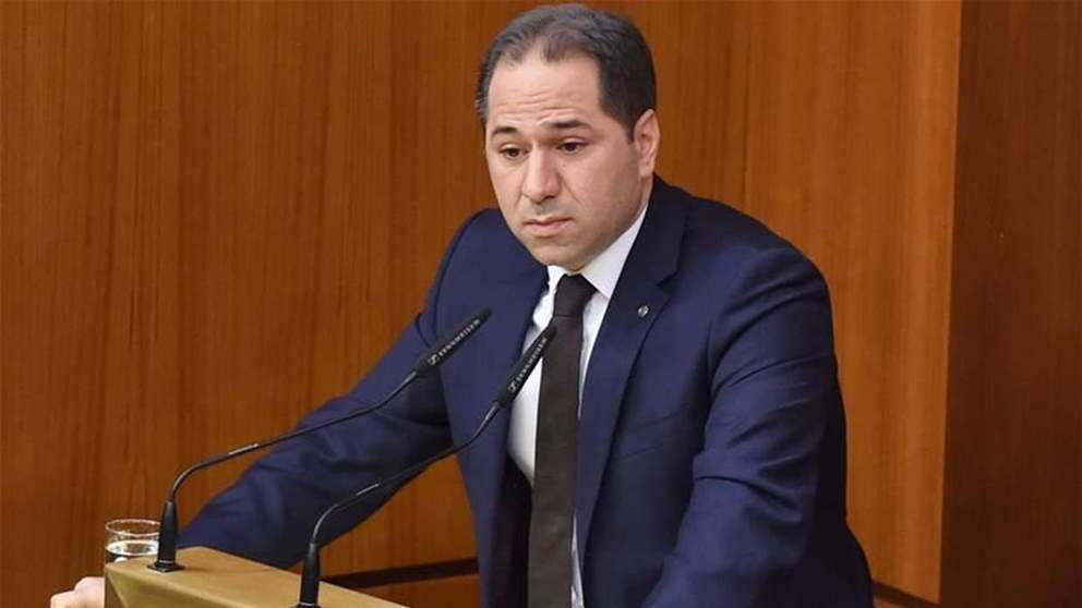 "الأخبار" عن سامي الجميل لجورج عدوان : بس تصير تحبني أكتر من نبيه بري ببقى معكن... وهكذا رد الاخير...