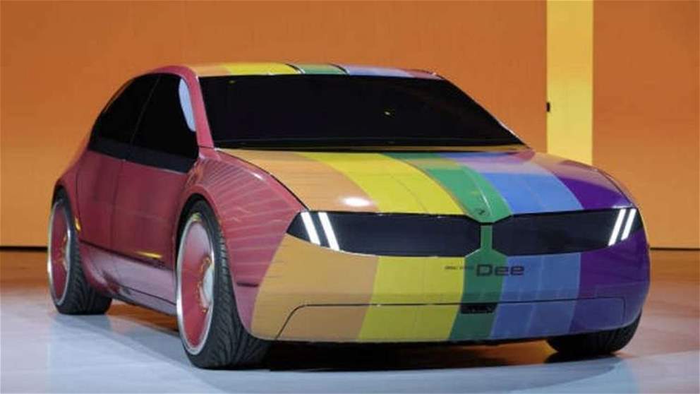 بالفيديو ـ سيارة ذكية جديدة من "بي إم دبليو" ..  يتغير لونها وشكلها الخارجي حسب الطلب !!
