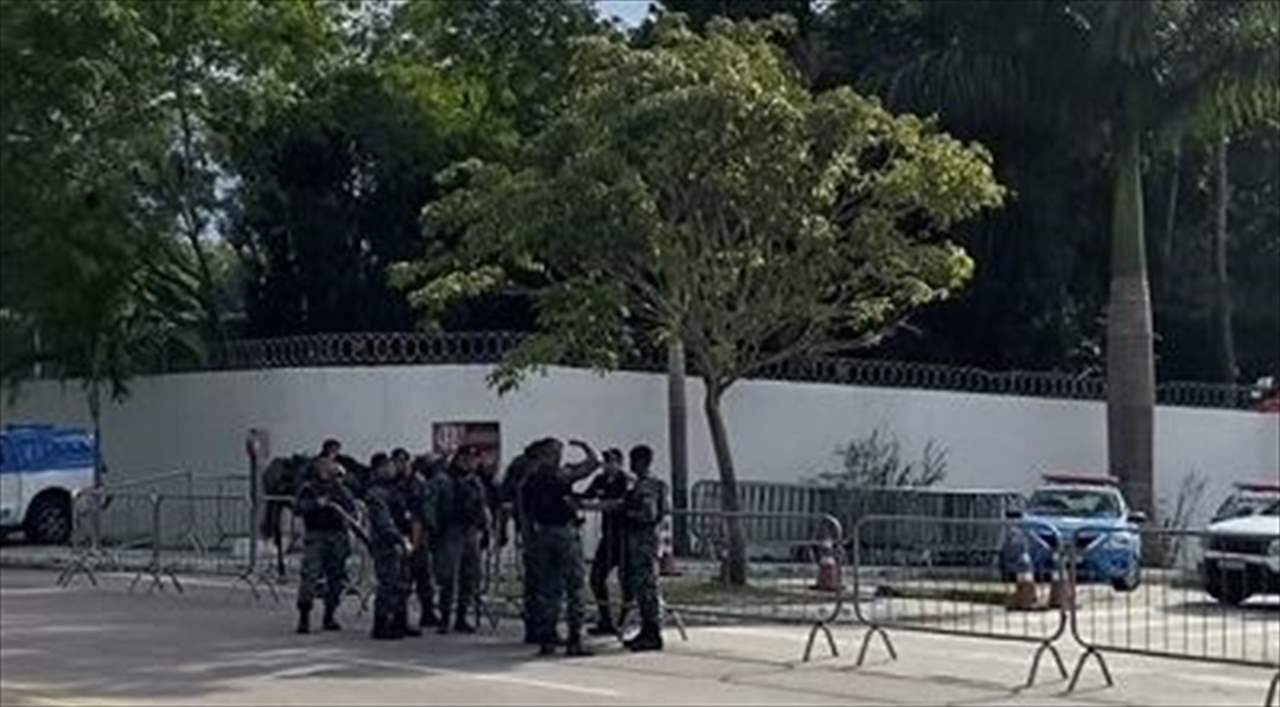 فيديو - فلامنغو يستدعي الشرطة لحماية مقرّه من غضب الجمهور