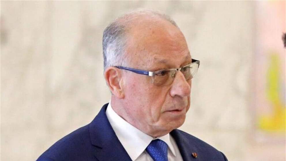 وزير الدفاع موريس سليم يوقف بريد قيادة الجيش