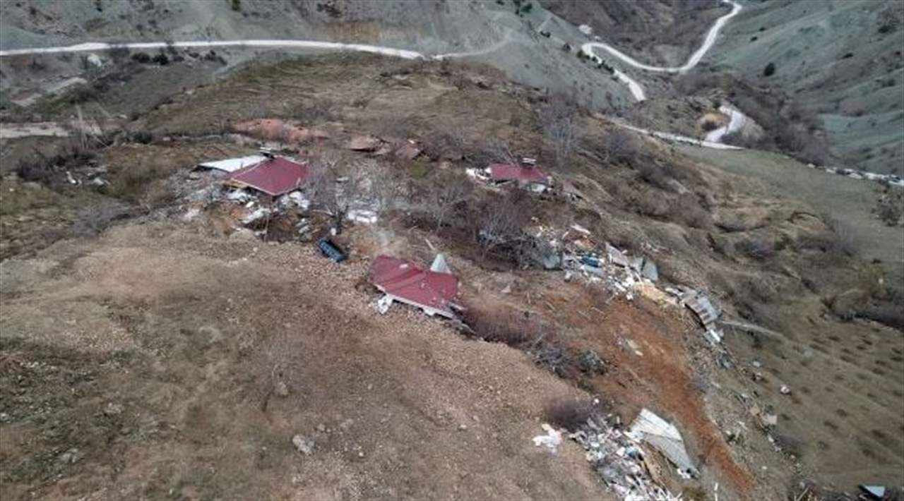 بالصور- قرية انزاحت 500 متر بفعل الزلزال في تركيا 