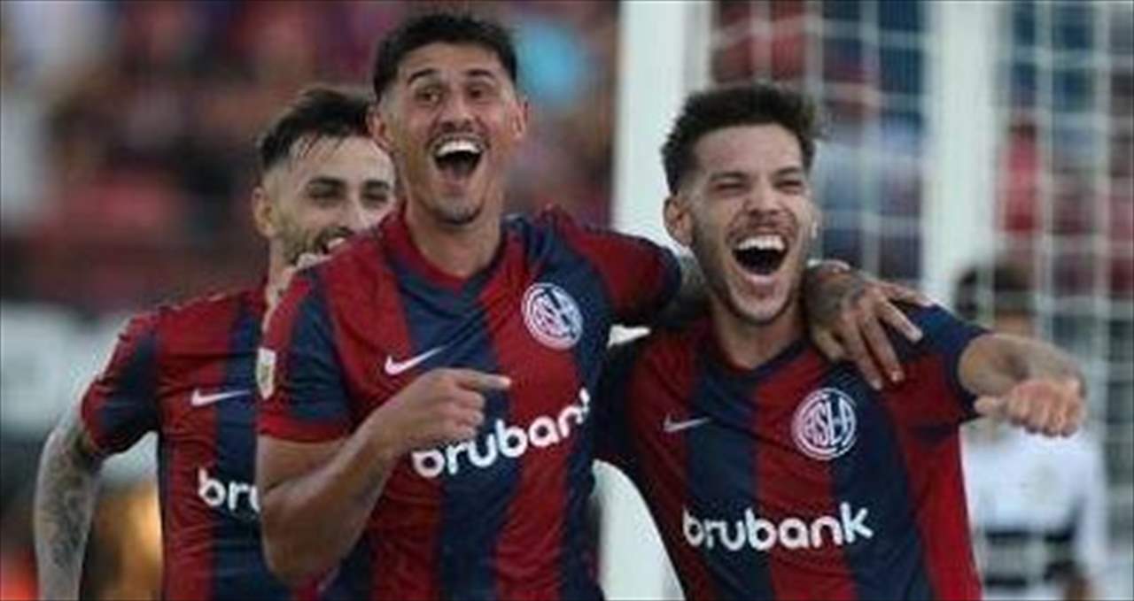 نادي أرجنتيني يُكرّم البابا فرنسيس بطريقة فريدة