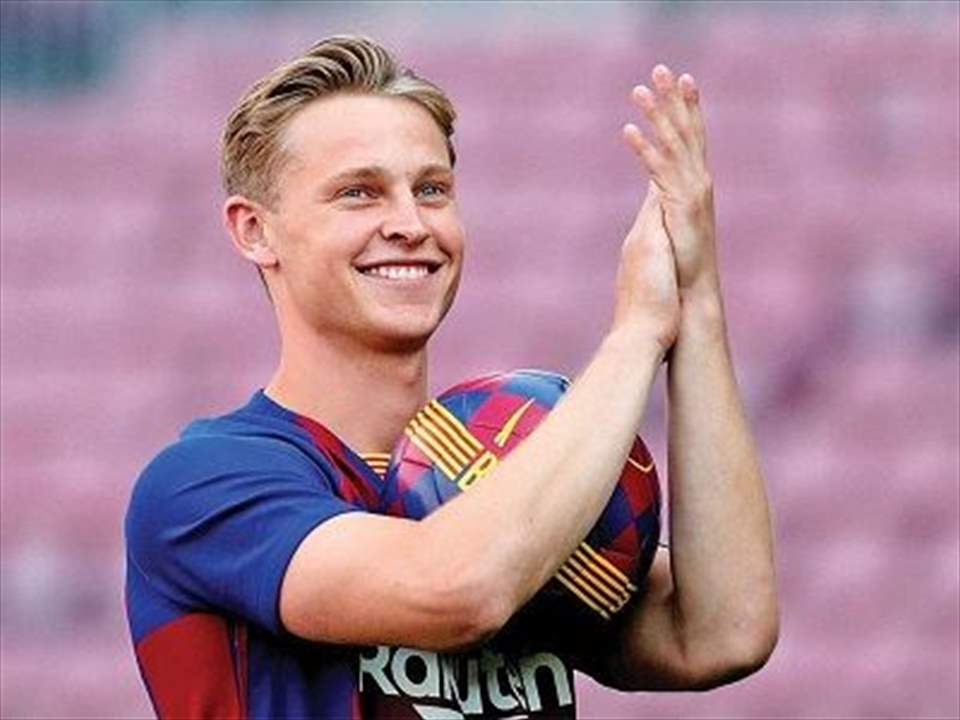 برشلونة لن يتركه .. تنافسٌ اجليزيّ شرس على دي يونج