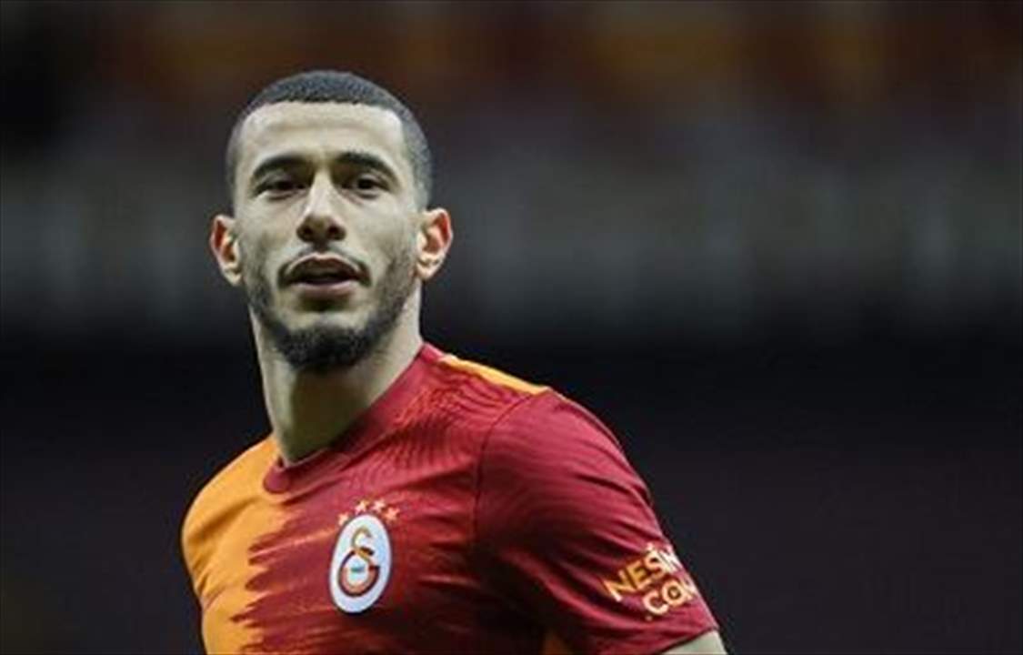 فيديو - النجم المغربي يعتدي ويتسبب بهزيمة فريقه