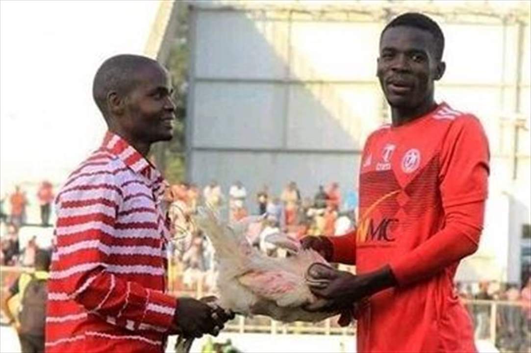 فيديو - إليكم أغرب الجوائز التي نالها اللاعبون المميزون 