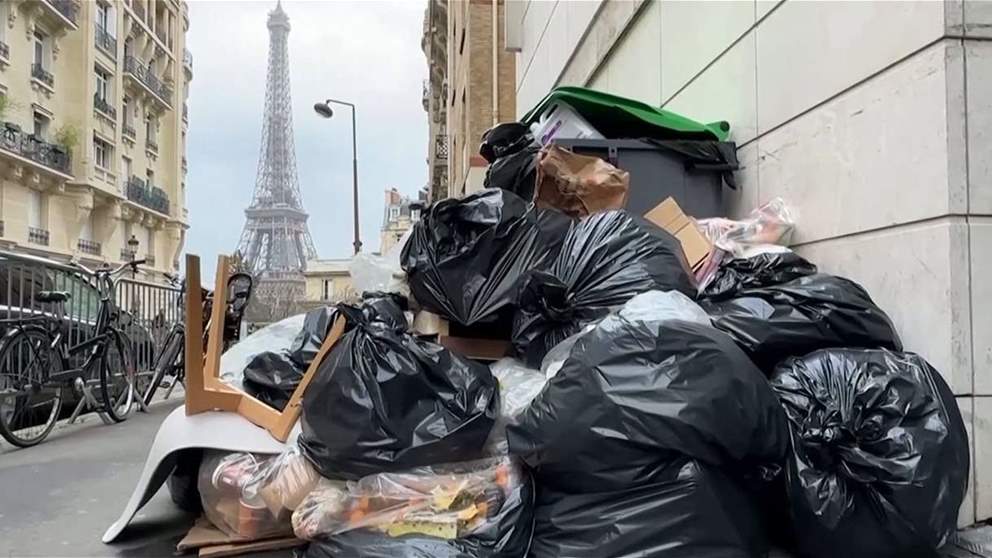    بالفيديو ـ "الشانزليزيه" يتحوّل إلى مكب للنفايات والقمامة تجتاح شوارع باريس !!