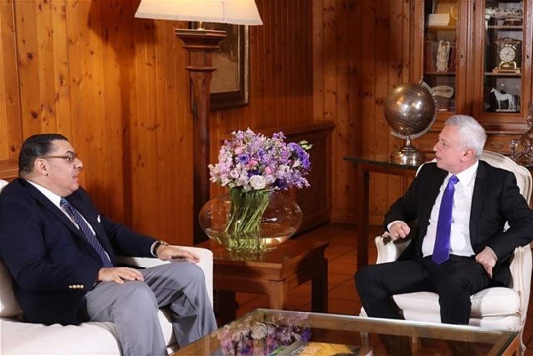   سليمان فرنجية يستقبل السفير المصري وبحث معه في المستجدات السياسية في لبنان والمنطقة