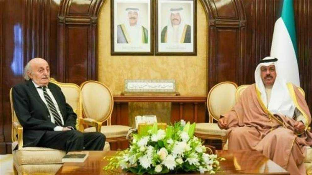   جنبلاط يلتقي رئيس مجلس الوزراء الكويتي ويستعرض معه الأوضاع السياسية والعلاقات بين البلدين