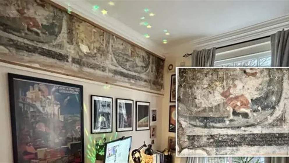 بالصور.. اكتشف كنزاً في مطبخ منزله بالصدفة!