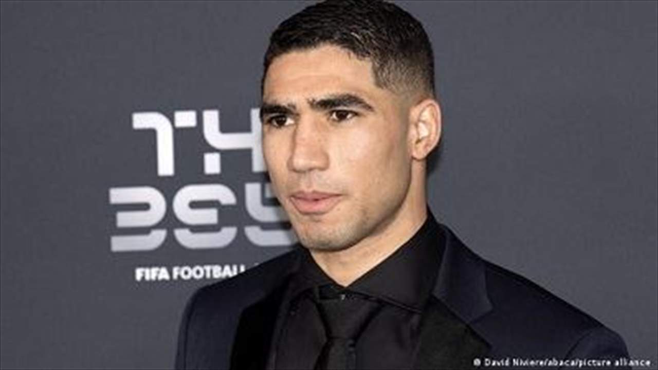 مُقدّم برامج يفقد وضيفته بسبب أشرف حكيمي !