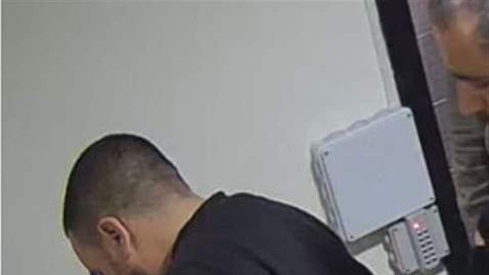 بعد رفض والد زوجته تنظيم حفل زواج له ... قتله وهرب! 