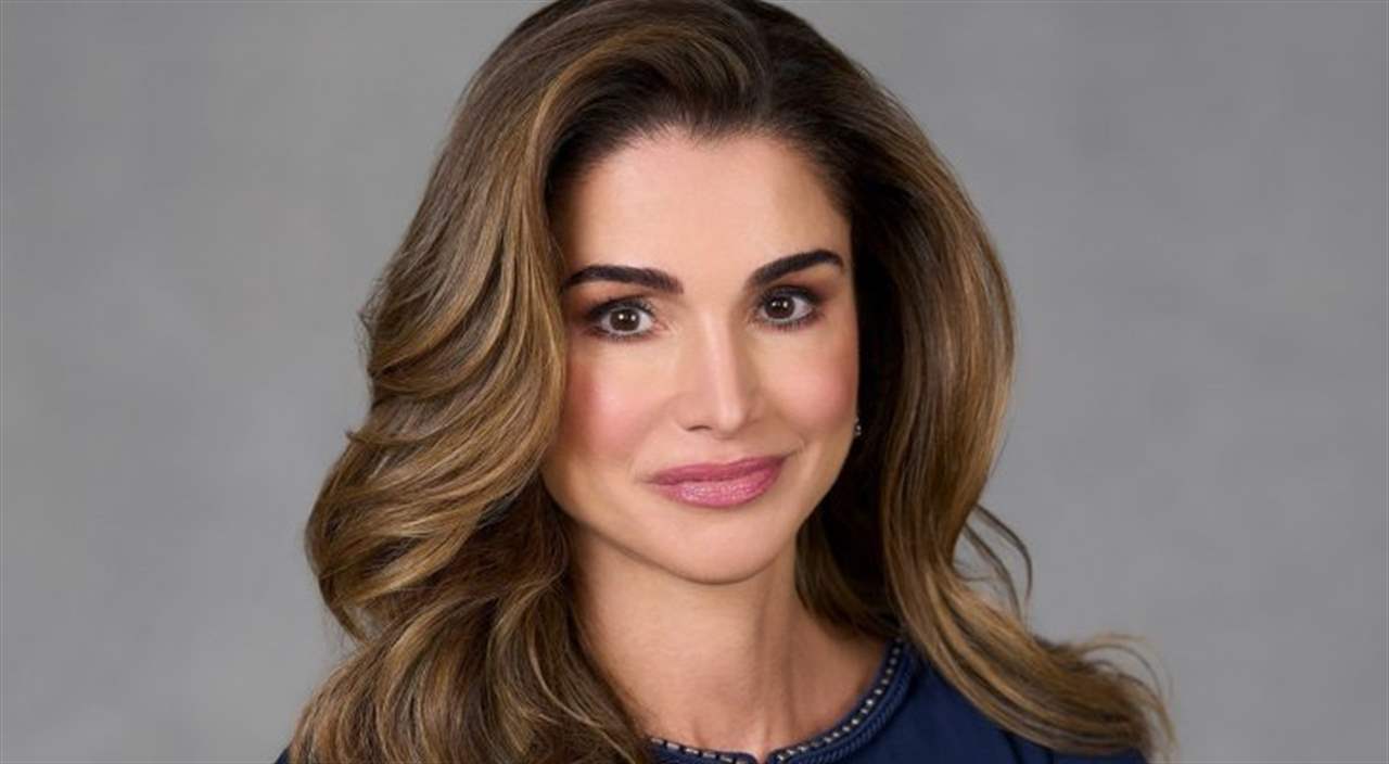 الملكة رانيا تطل بالحجاب اثناء تأدية مناسك العمرة