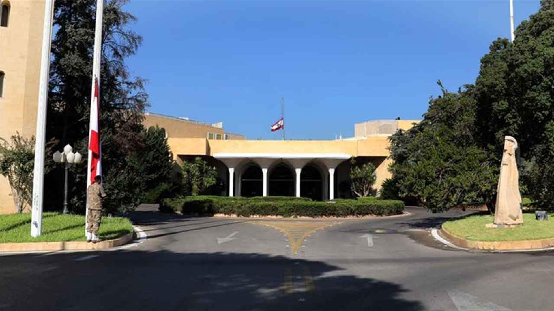 "الأخبار": الموقف الفرنسي لا يزال نفسه وبيروت تترقب زبارة وزير الخارجية القطري 