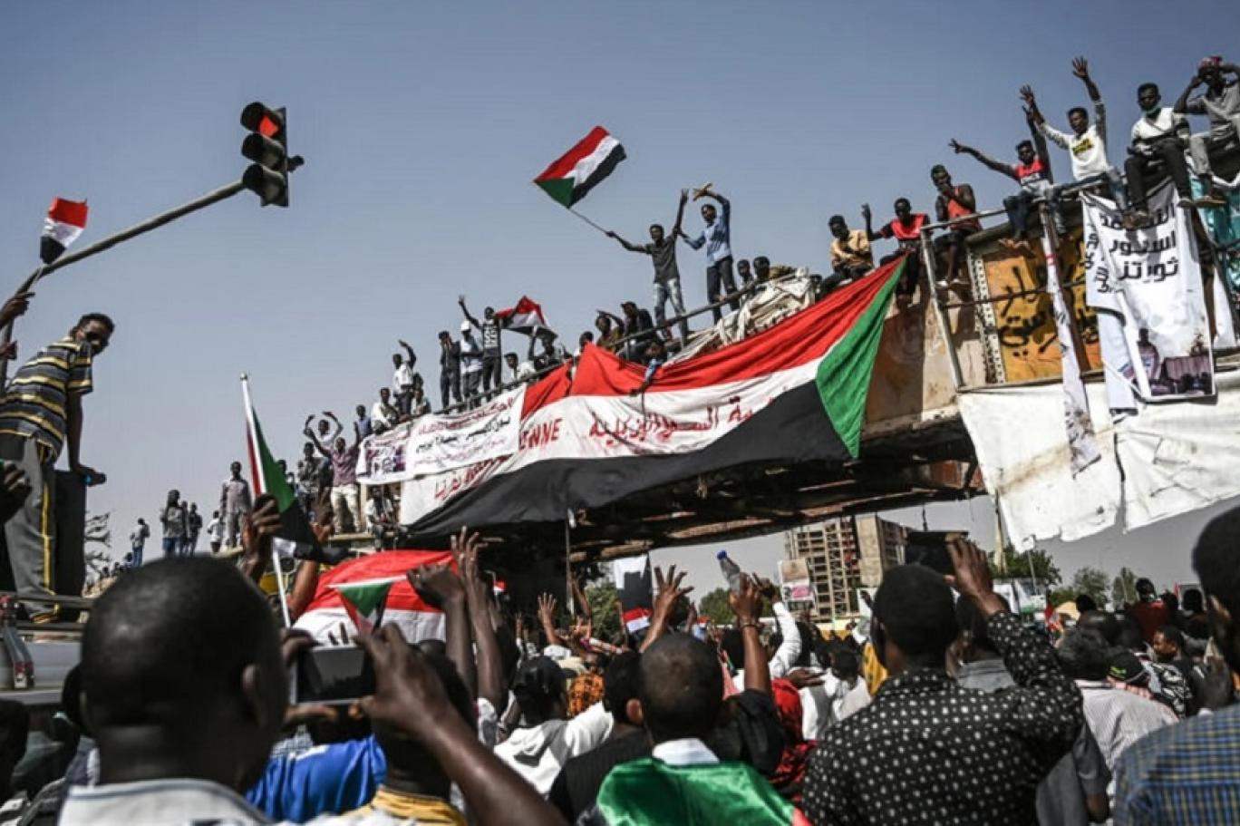السودان: تأجيل التوقيع على اتفاق سياسي بسبب "قضايا عالقة"