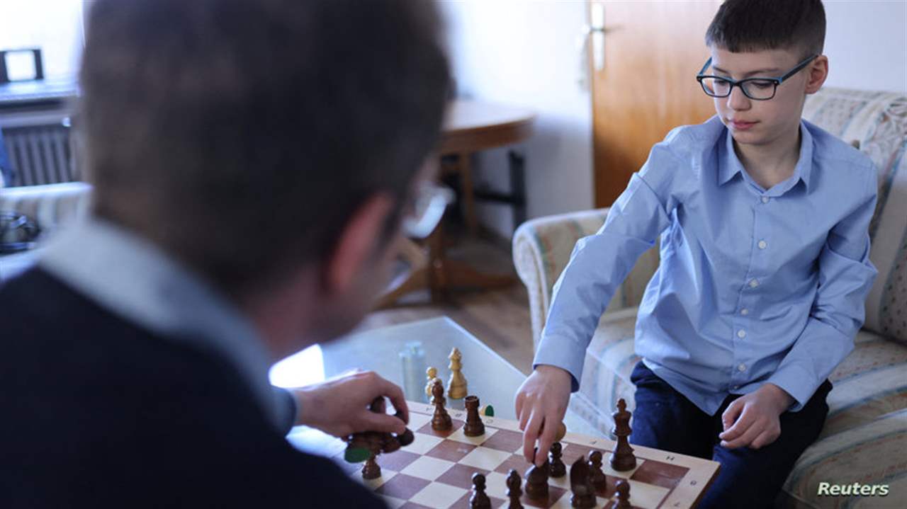 طفل سوري لاجئ أصغر لاعب شطرنج في منتخب ألمانيا