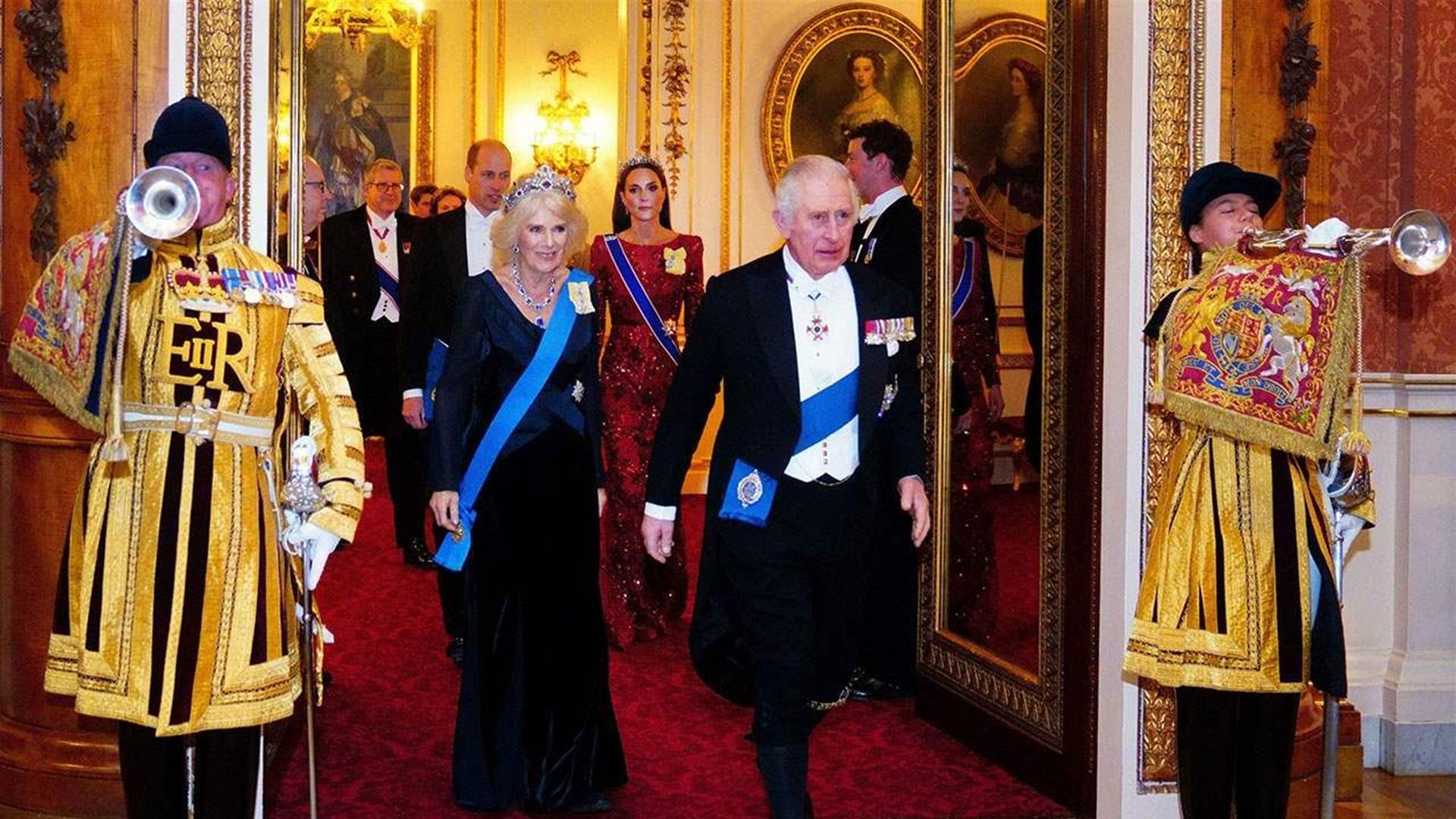 موكب عسكري ضخم يشارك في مراسم تتويج الملك تشارلز