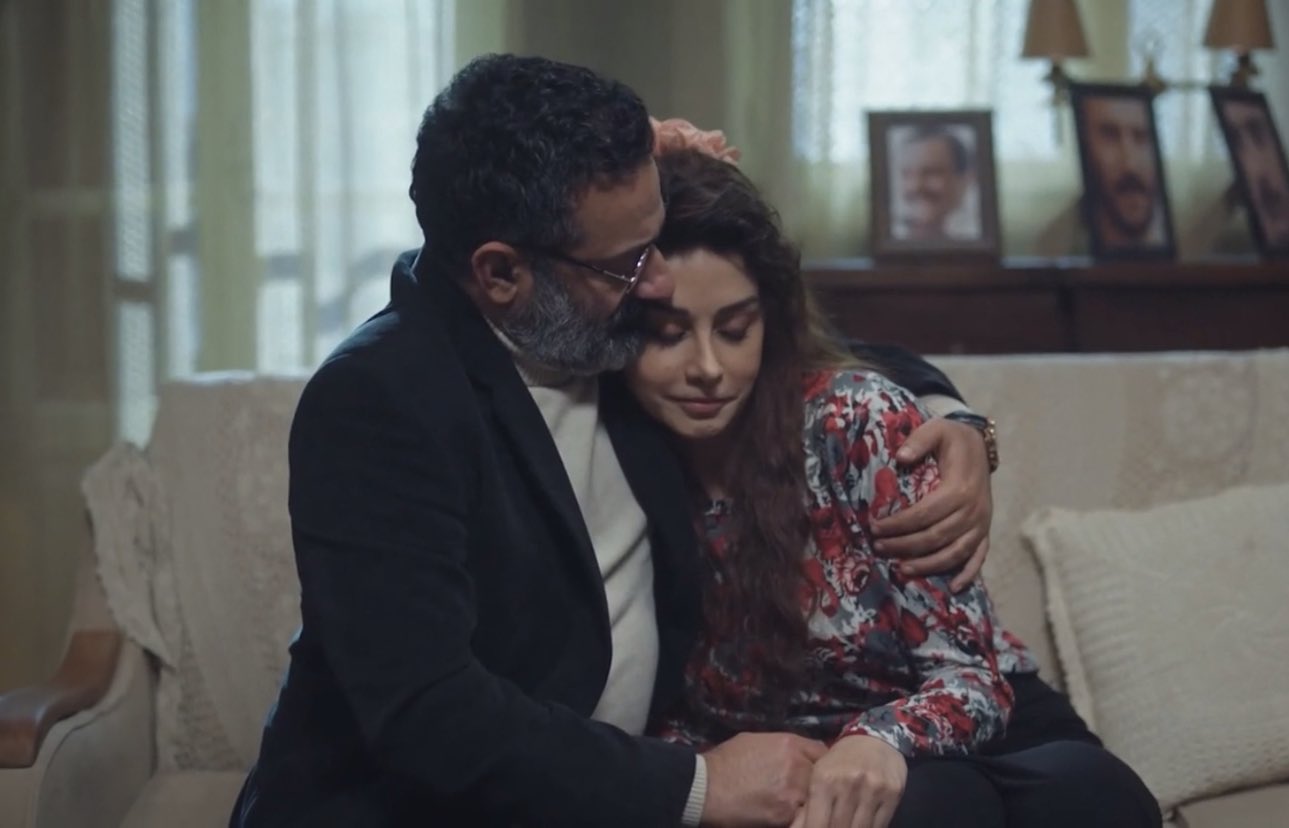 قبلة جورج خباز لـ كاريس بشار في النار بالنار تتصدر