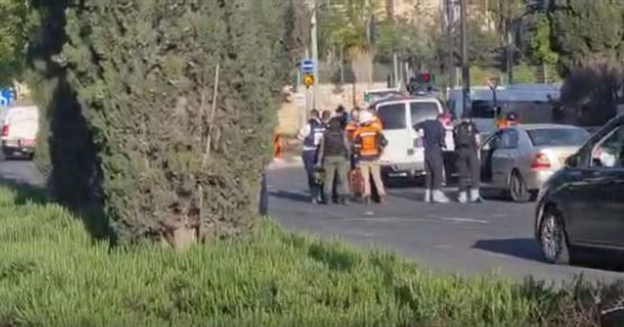 أصابة مستوطنين إسرائيليين بإطلاق نار بحي الشيخ جراح في القدس وانسحاب المنفذ