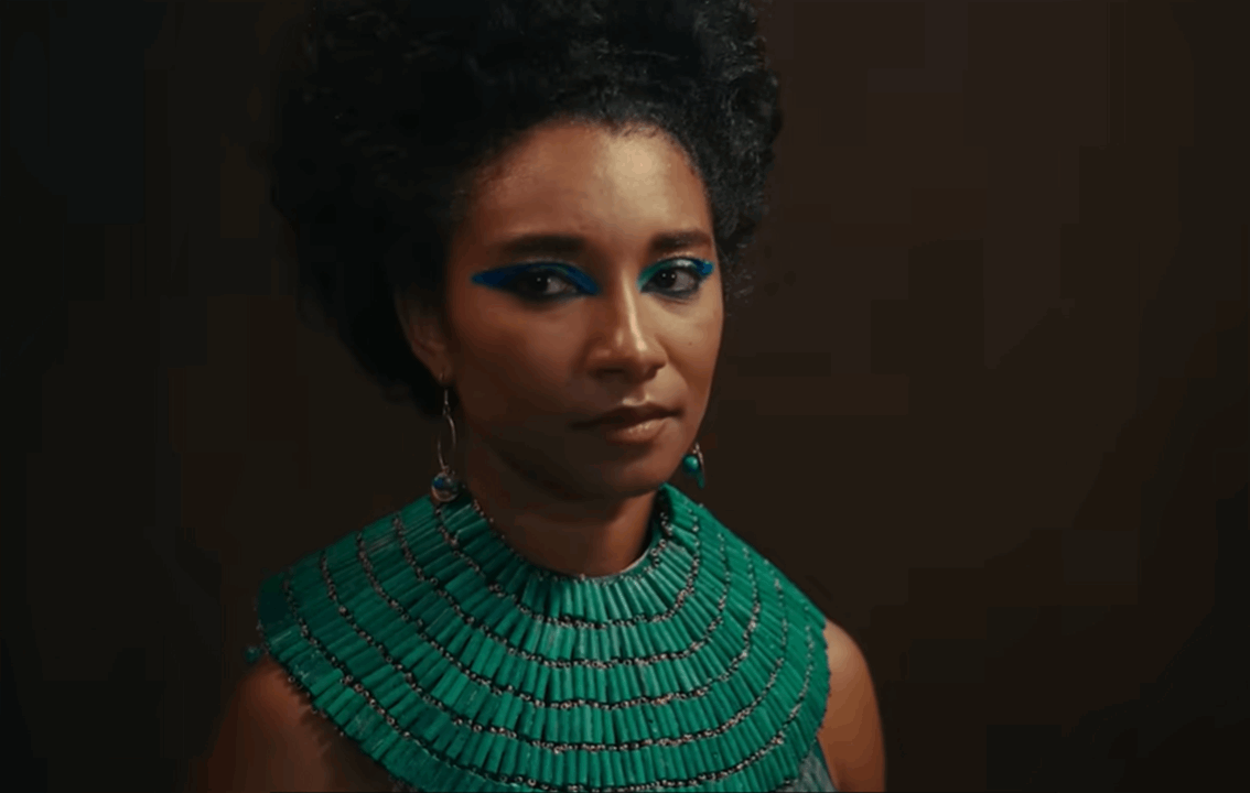 مخرجة "كليوبترا" ترد على انتقادات فيلمها واتهامها بتزوير الوقائع : لماذا تزعجكم البشرة السمراء