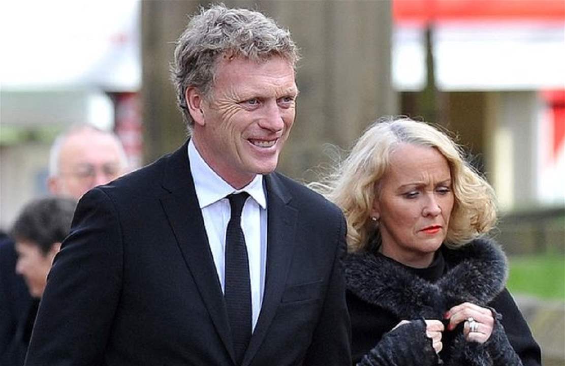 كيف يُحب اللاعبون مُدربهم؟ .. حقيبة مليئة بالهدايا !!