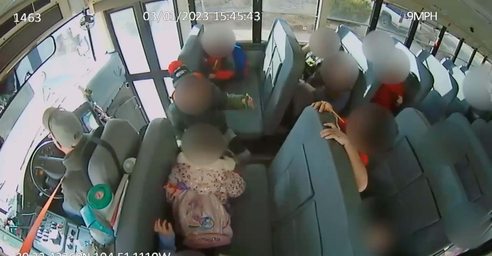 مراهق أمريكي ينقذ حافلة مدرسية فقد سائقها وعيه