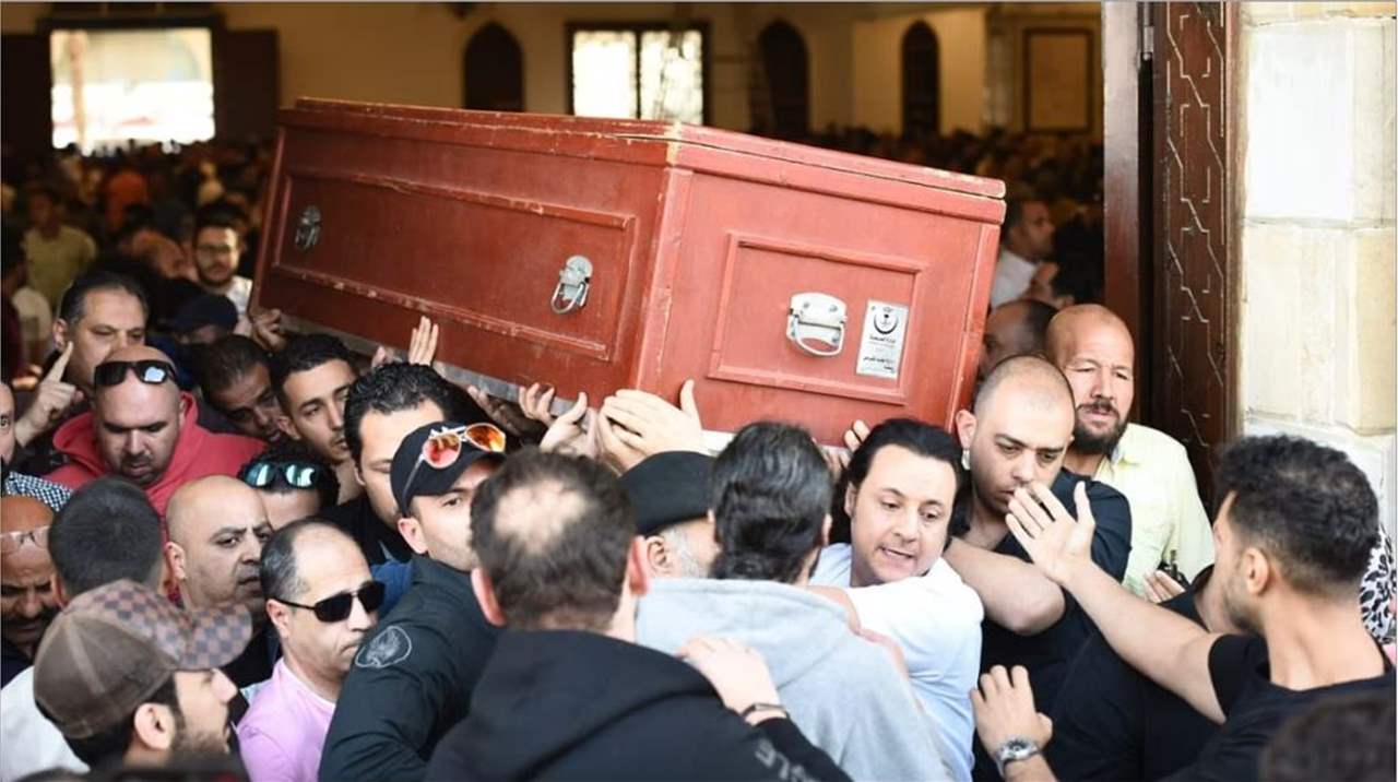 صورة من مراسم تشييع مصطفى درويش تغضب الجمهور ونقابة المصورين الصحافيين تتدخل