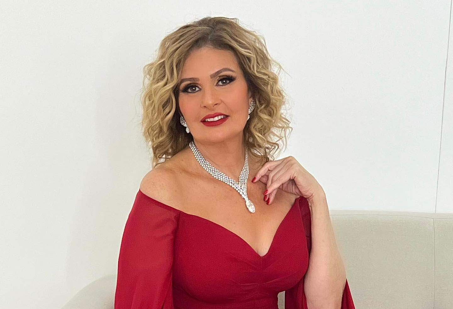 يسرا تكشف جديد الوضع الصحي لـ عادل امام