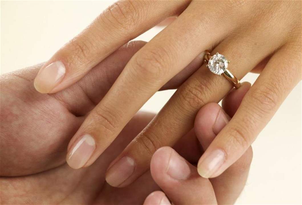 خاتم زواج ذكي يتيح لك الشعور بنبض قلب شريكك !