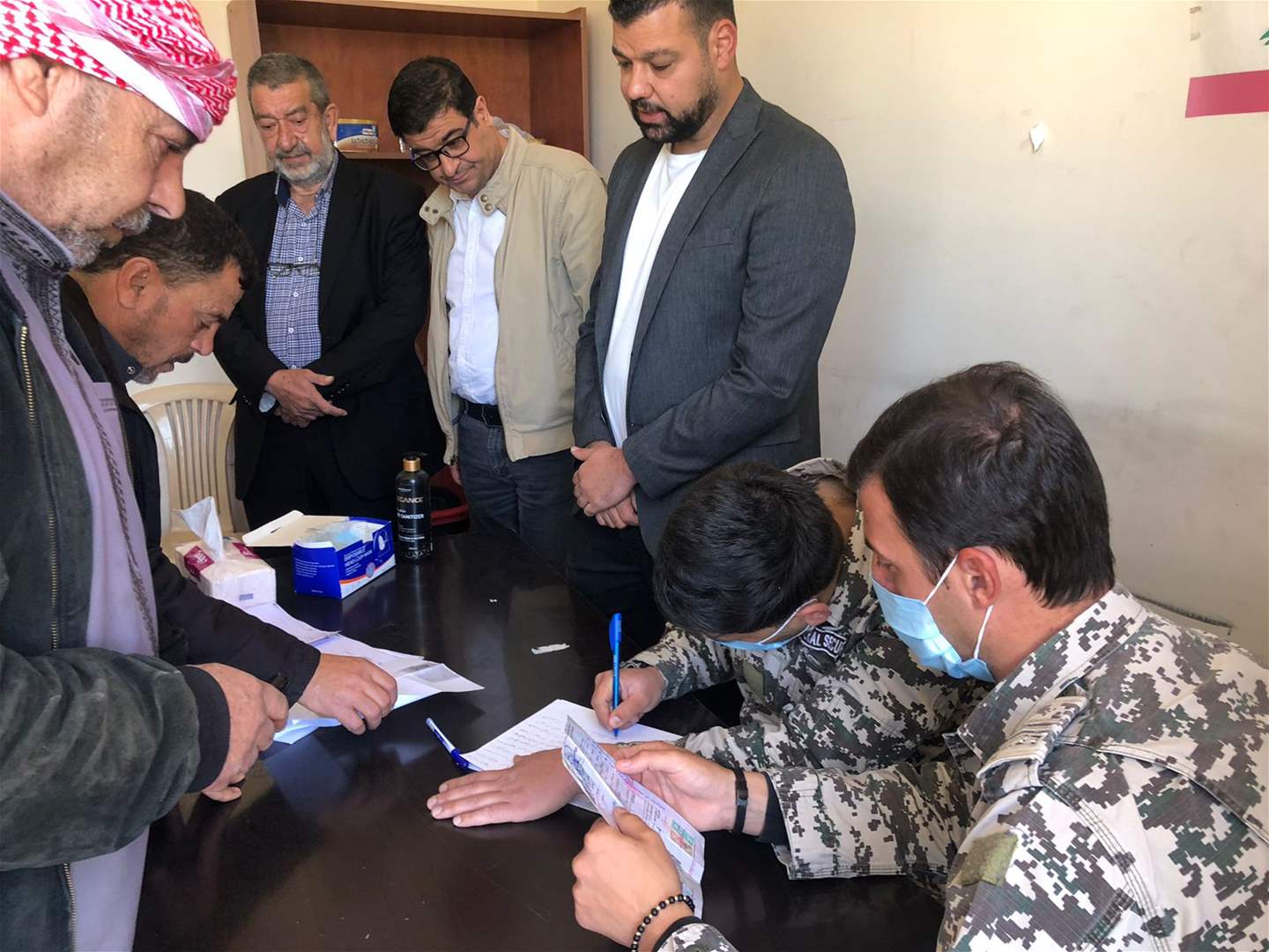 العودة الطوعية للنازحين مستمرة في عرسال.. والأعداد إلى ازدياد!