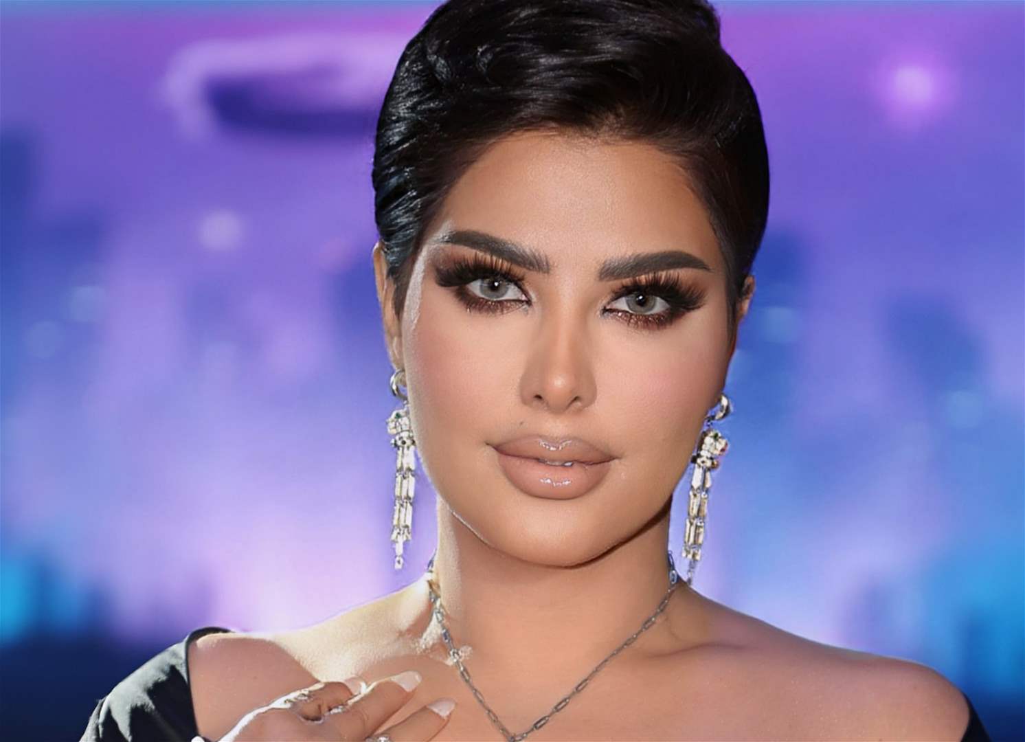 شمس الكويتية تصف صوت عمرو دياب  بـ "الأنثوي" وتتحدث عن وصولها للإلحاد 