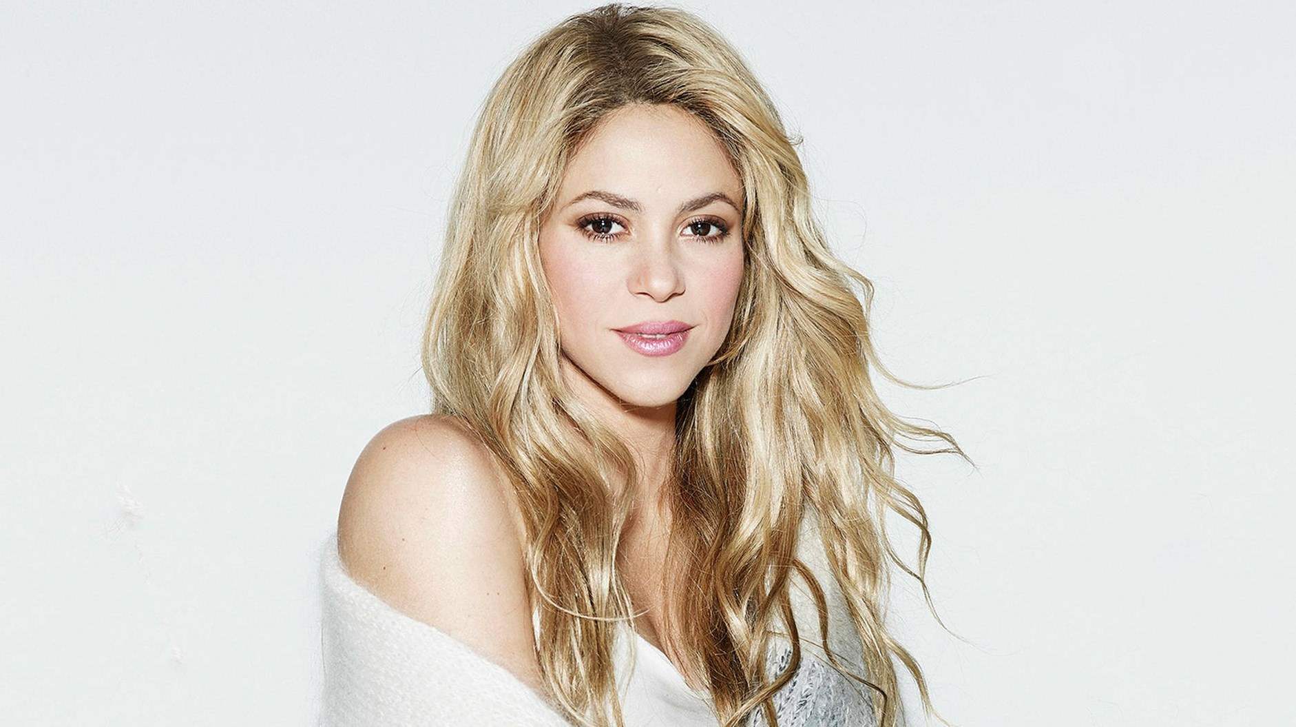 شاكيرا تحسم جدل علاقتها بـ توم كروز