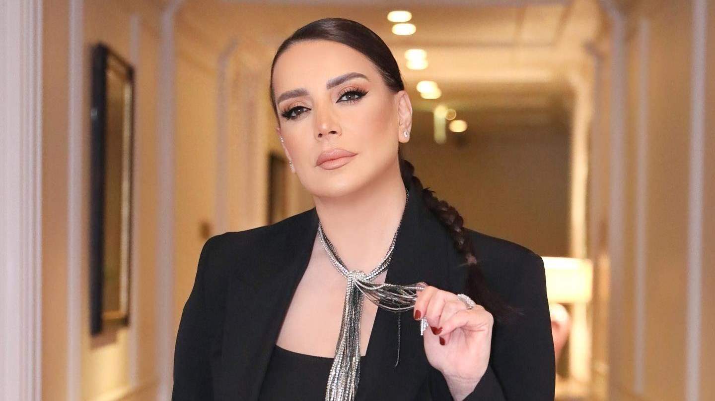 شكران مرتجى تتألق في الجزائر وتهدي تكريمها الى روح والدتها الراحلة
