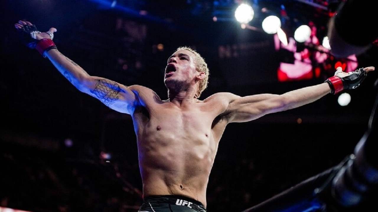 فيديو - أسقط منافسه في 13 ثانية فحصد مكافأة مالية