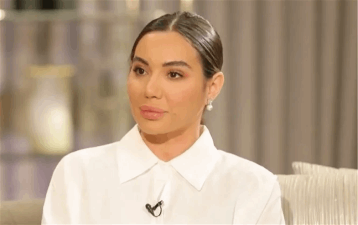 غنوة فقيه تبكي على الهواء : زوجي ضربني في الشارع ورمى طفلتي