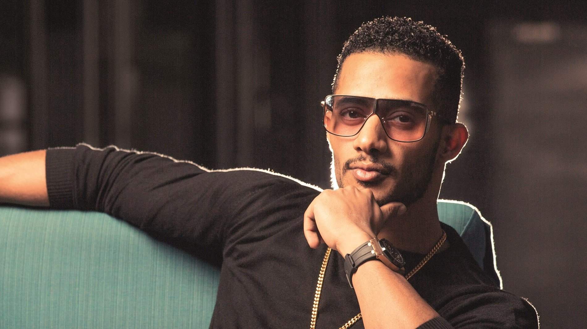 طفلة تجهش بالبكاء في حفل محمد رمضان وهكذا تصرف