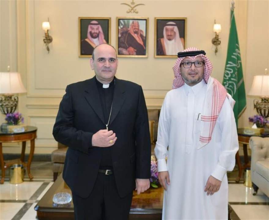السفير البخاري يستقبل السفير البابوي في لبنان المونسنيور باولو بورجيا 
