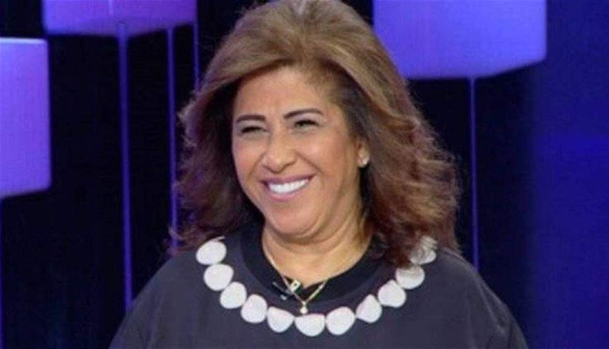 ليلى عبد اللطيف تستقبل حفيدها الاول