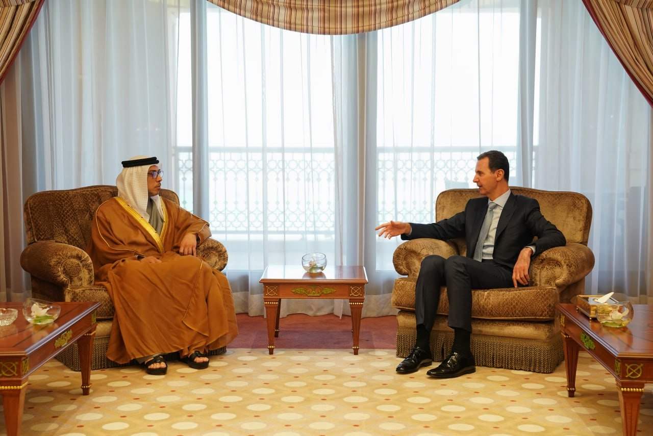 "سانا": الرئيس بشار الأسد يلتقي الشيخ منصور بن زايد آل نهيان نائب رئيس الإمارات رئيس الوفد الإماراتي المشارك في القمة العربية 