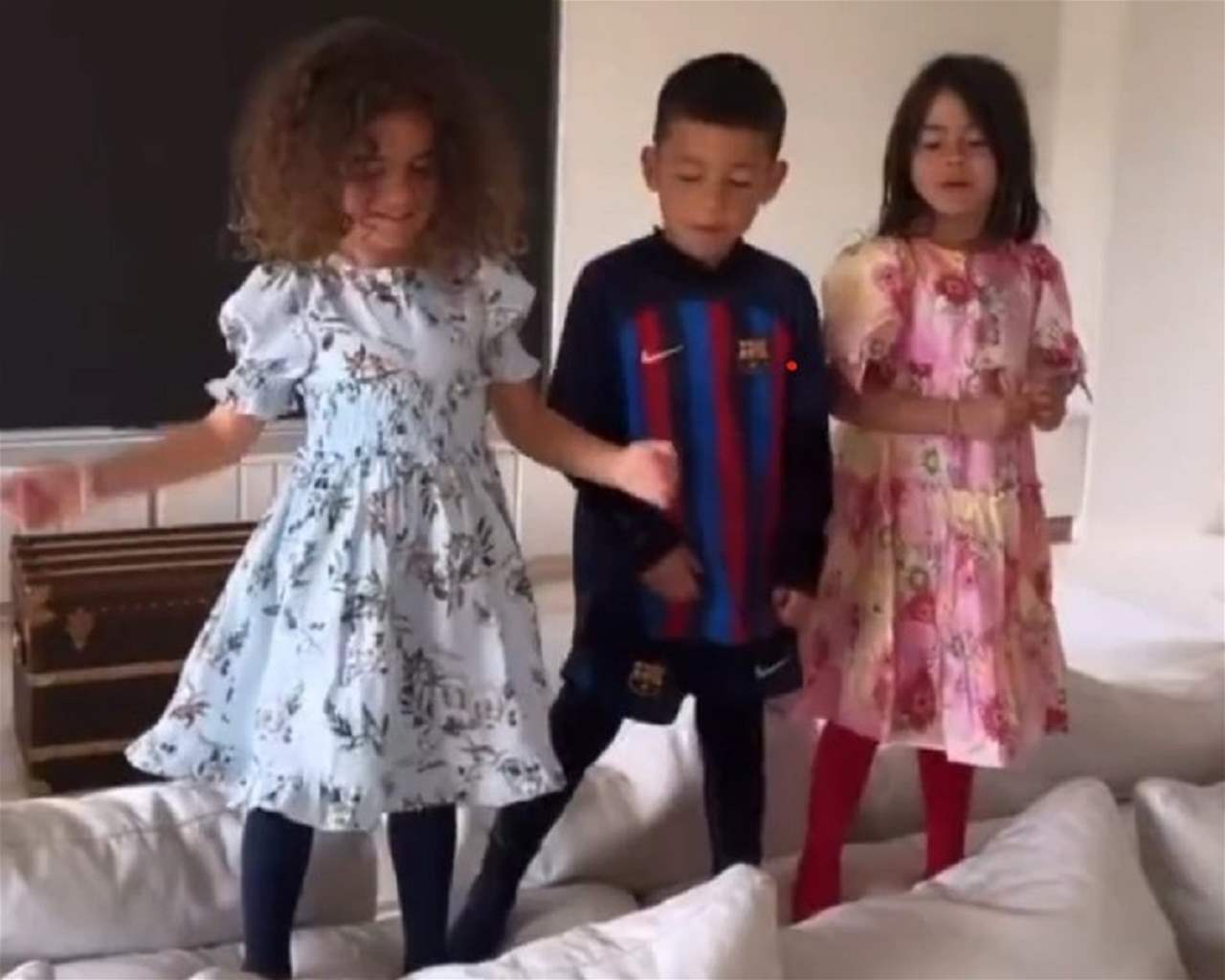 فيديو - ابن رونالدو يثير جدلاً واسعاً وهذا هو السبب