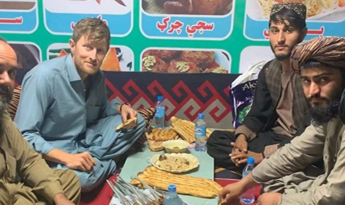 بريطاني يوفر خدمات سياحية في معاقل طالبان.. تحذير من الإعدام