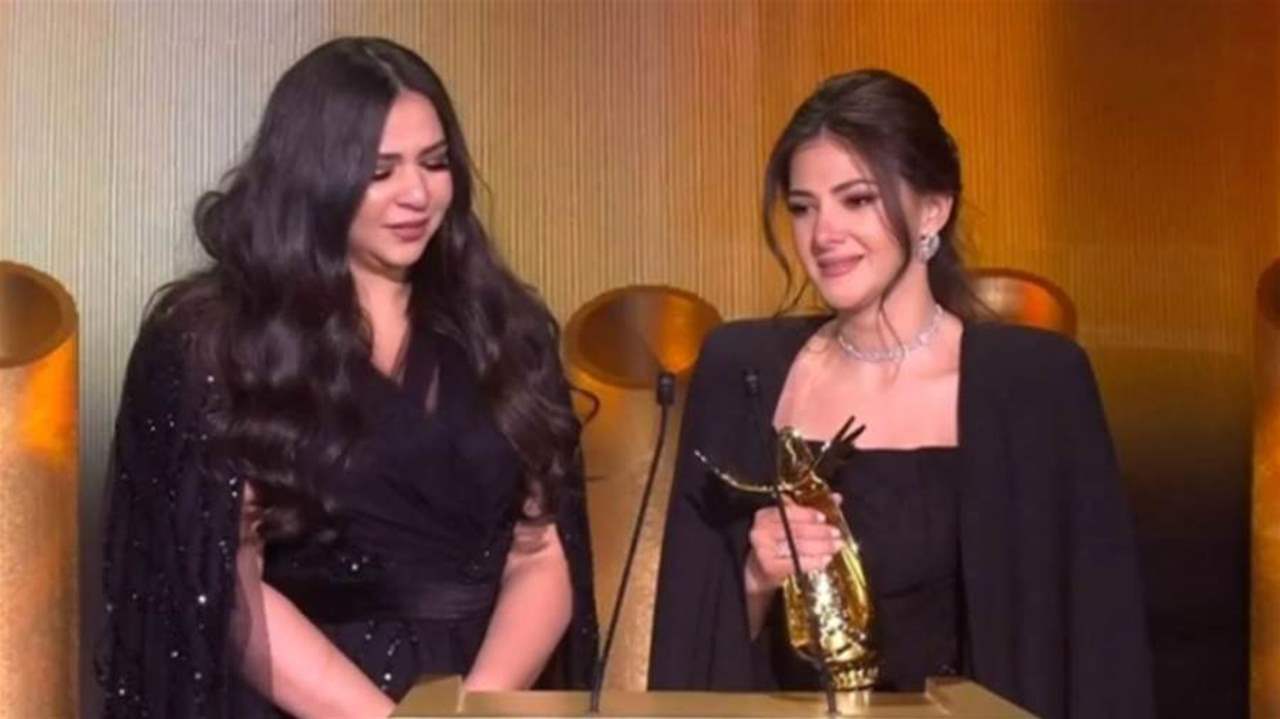 دنيا وإيمي سمير غانم تحييان الذكرى الثانية لوفاة والدهما