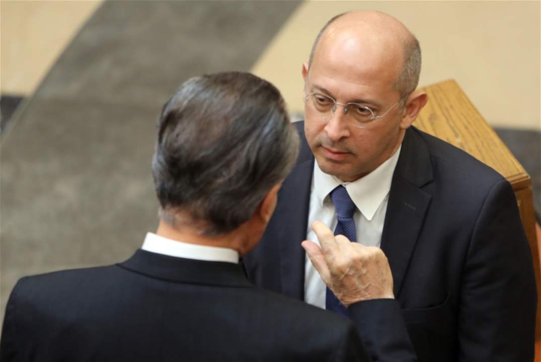 "الأخبار": أزمة الرئاسة.. عودة إلى الخلاف المسيحي