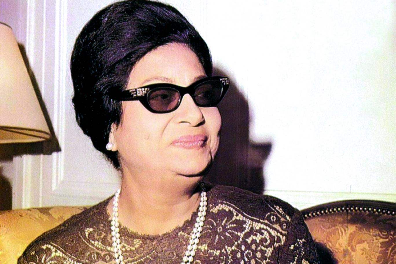 عائلة "أم كلثوم" تهدد بالقضاء بعد إصدار أغنية بصوتها عبر تقنية "الذكاء الاصطناعي"