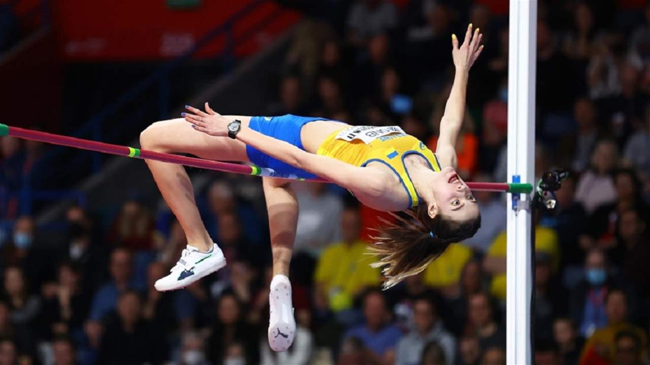 الرياضيون الأوكران يغادرون بلادهم ويهربون ..