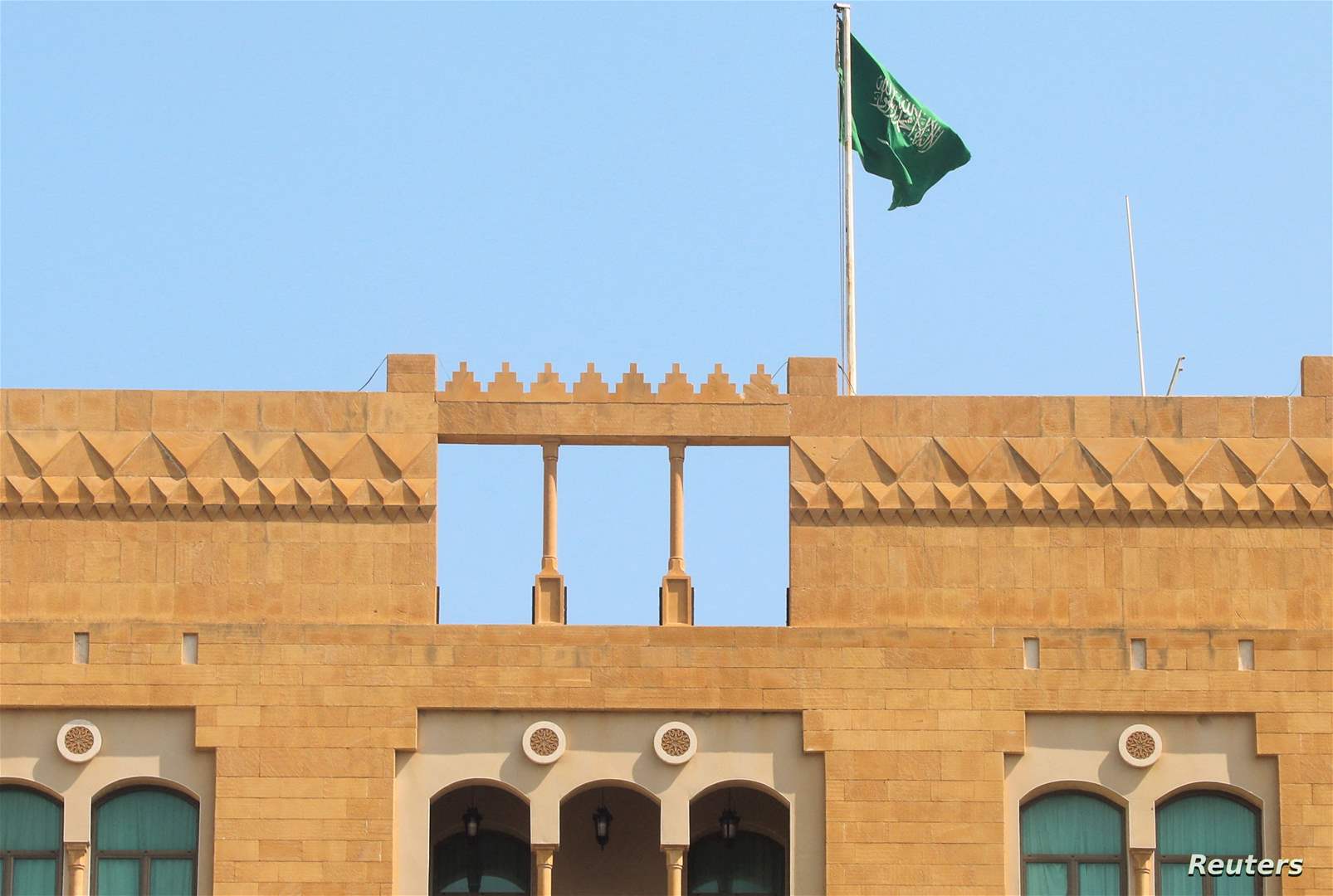 السفارة السعودية تصدر بياناً حول اختطاف أحد رعاياها في لبنان